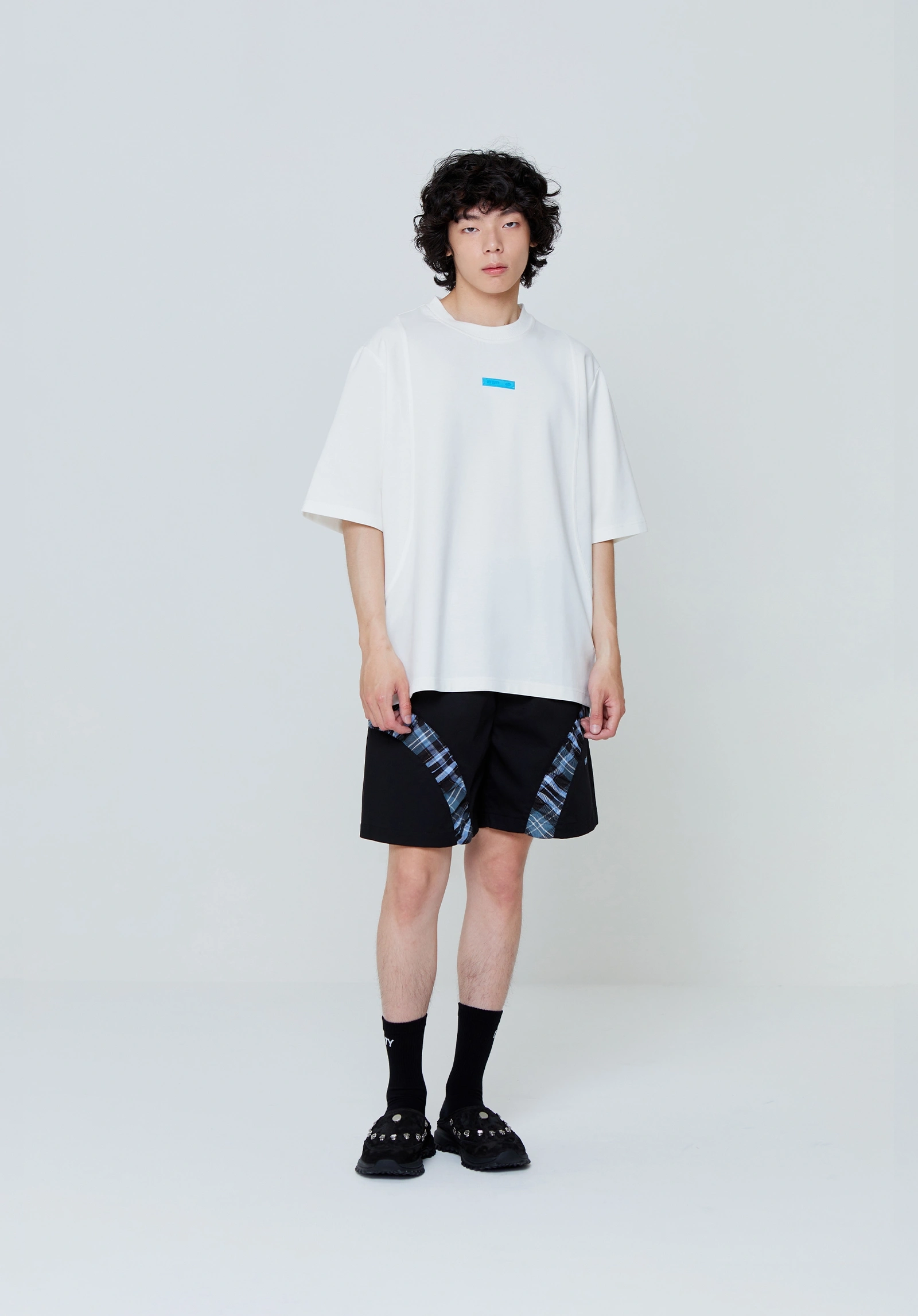 ★OAMC★ Moon T-shirt Off White 23E28OAY05COT00727101 23E28O Off-White On The Go Moon Cotton T-shirt | Black | FARFETCH