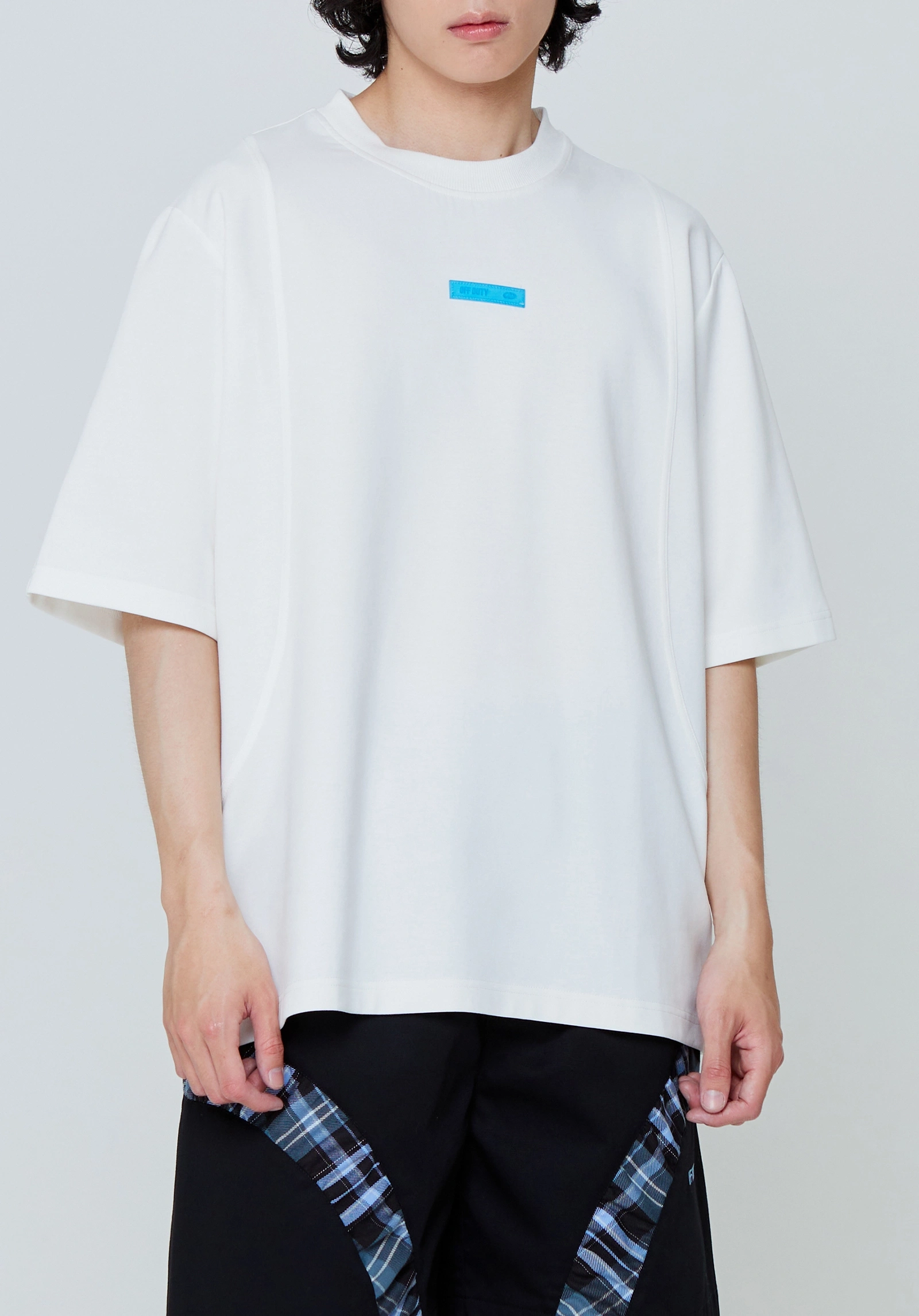 ★OAMC★ Moon T-shirt Off White 23E28OAY05COT00727101 23E28O Off-White On The Go Moon Cotton T-shirt | Black | FARFETCH