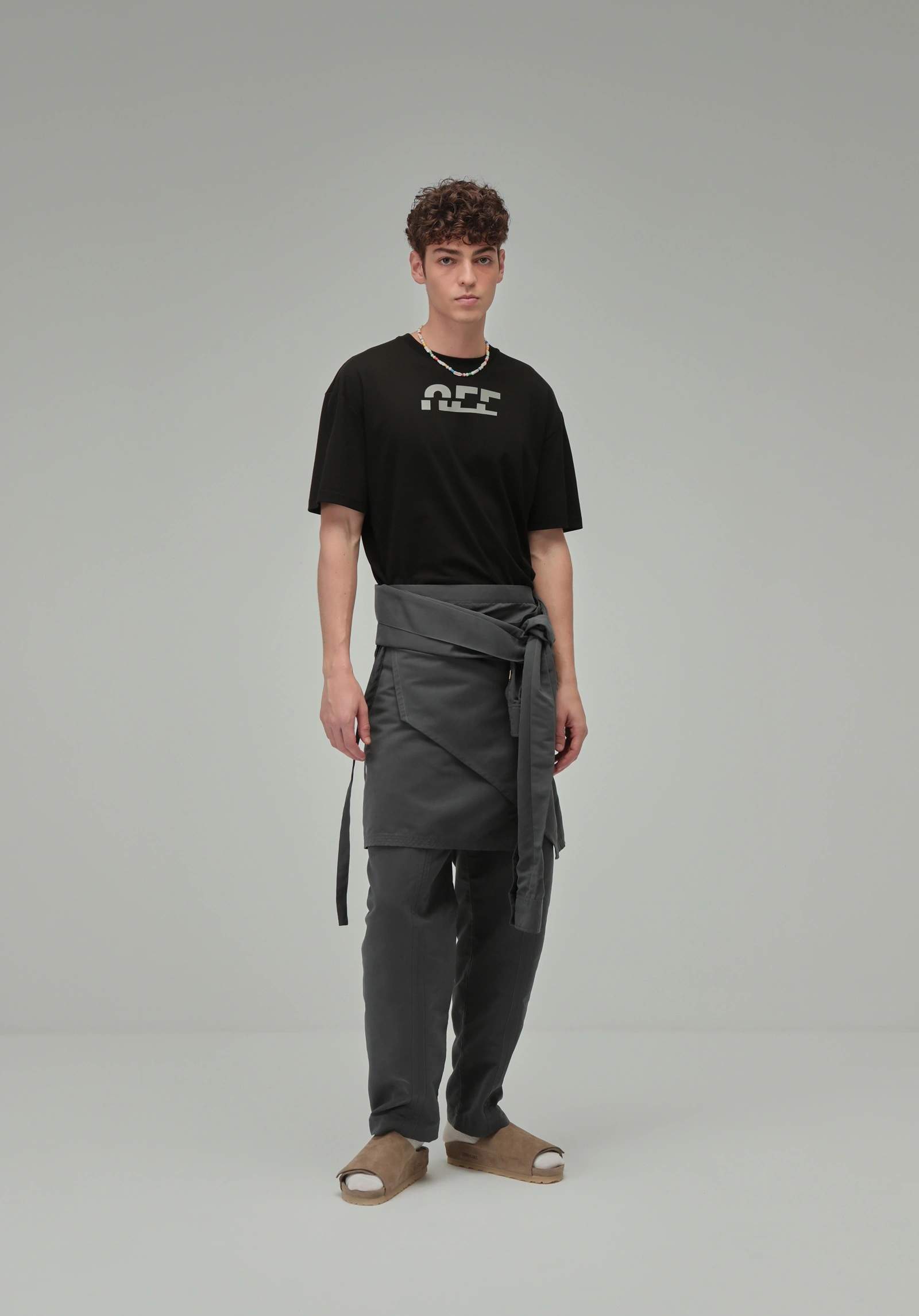 JONES APRON SKIRT CHARCOAL | OFF DUTY
