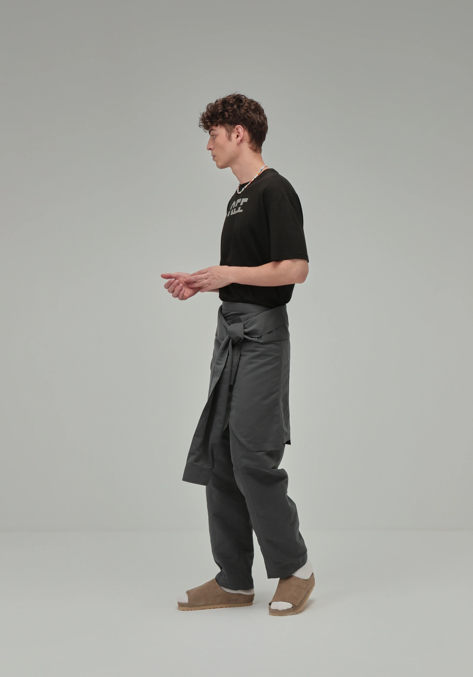 JONES APRON SKIRT CHARCOAL | OFF DUTY