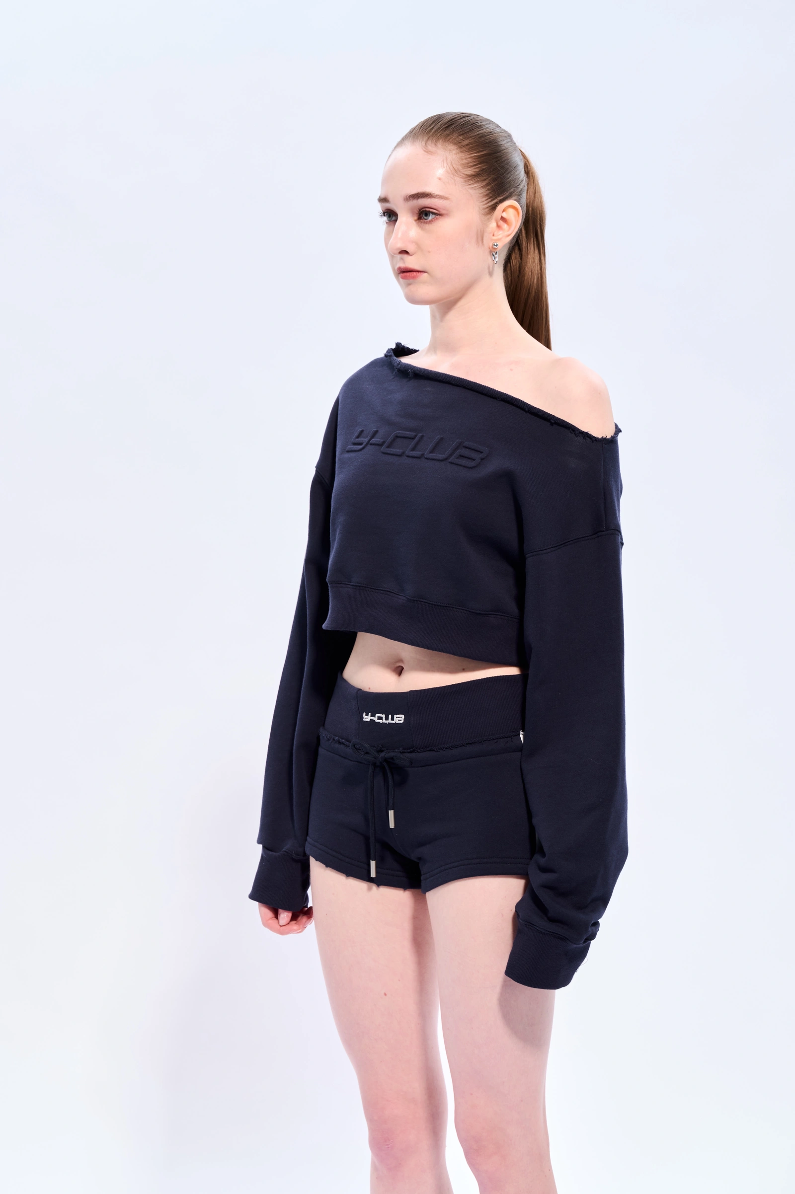 トップス ANDWANG one shoulder bijou sweat トップス AND one shoulder bijou sweat andwang トップス