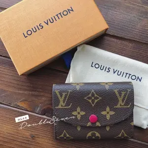 LOUIS VUITTON, MONEDERO DOBLE ZIPER, VINO TINTO, REGALOS.SELECTOS