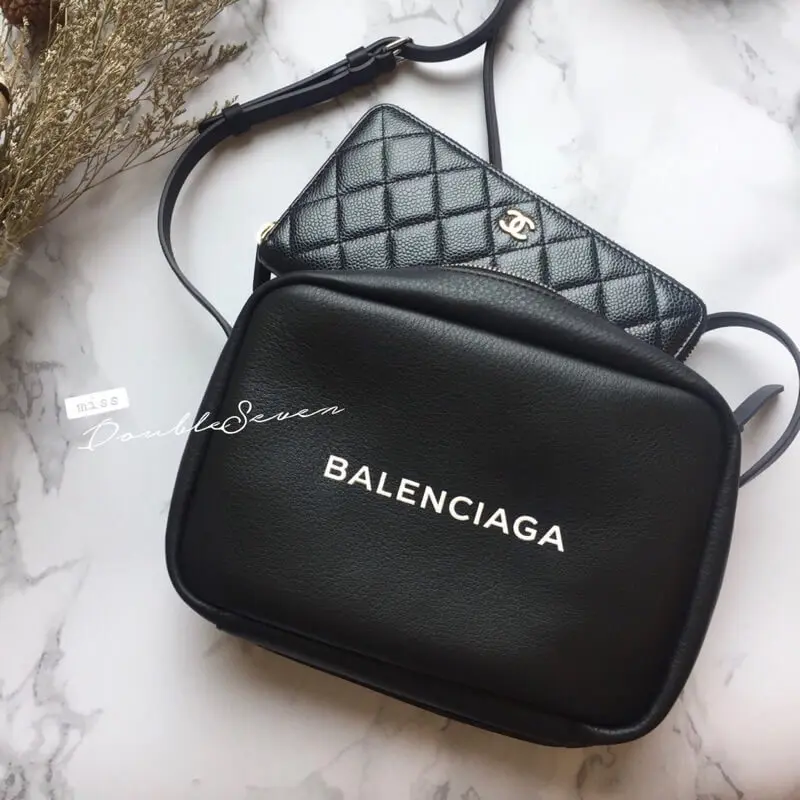 Everyday camera best sale bag balenciaga