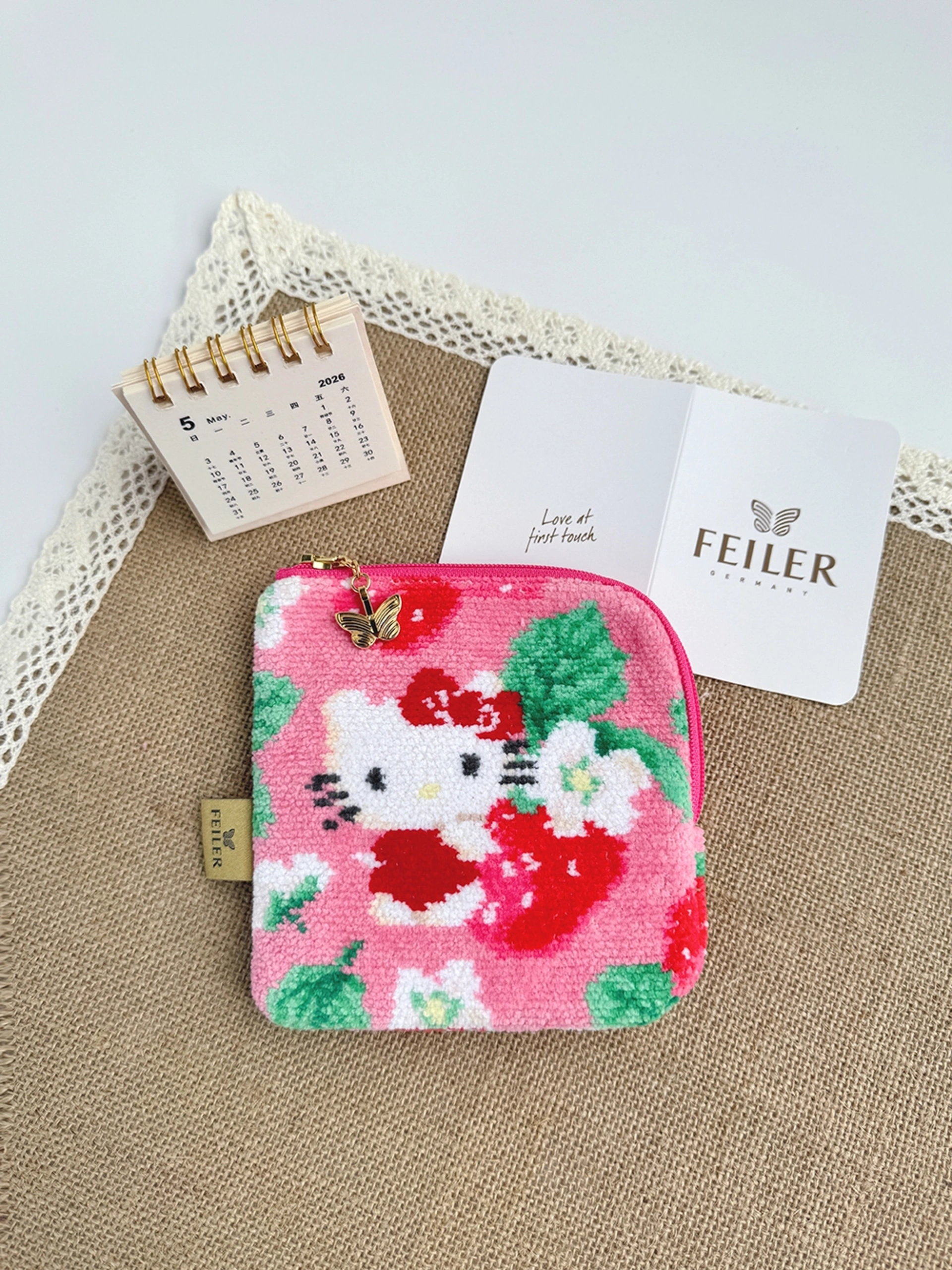 【台湾限定品】FEILER Hello Kitty 草苺物語 タオル 台湾限定品】FEILER Hello Kitty 草苺物語 タオル 37x50