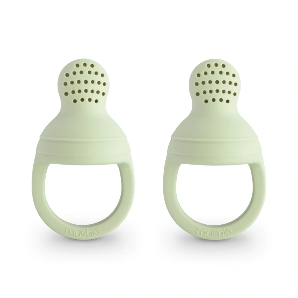 【mushie】矽膠嬰兒餵食器2入/鼠尾草綠  輔食器 咬咬樂 咬咬棒 副食品 食品級矽膠 自主進食 果泥餵食棒